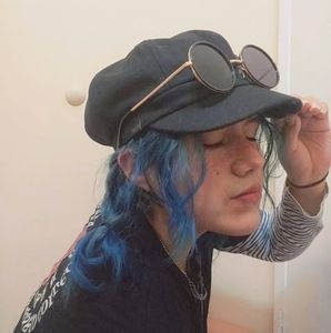 Meet your Posher, Dana